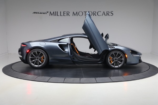 New 2026 McLaren Artura Performance for sale $305,700 at Alfa Romeo of Greenwich in Greenwich CT 06830 18