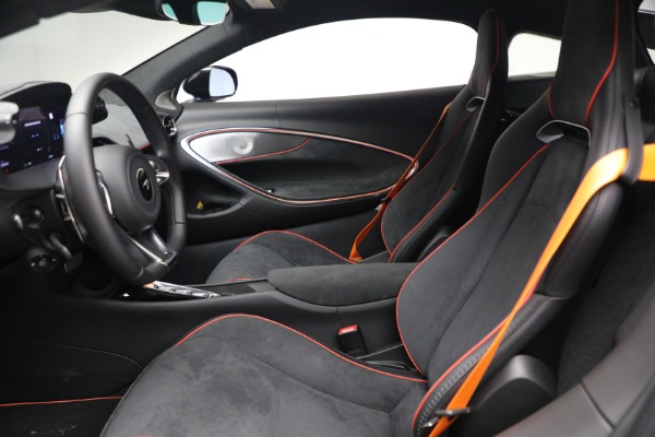 New 2026 McLaren Artura Performance for sale $305,700 at Alfa Romeo of Greenwich in Greenwich CT 06830 21