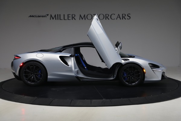 New 2026 McLaren Artura Spider Performance for sale $345,150 at Alfa Romeo of Greenwich in Greenwich CT 06830 19
