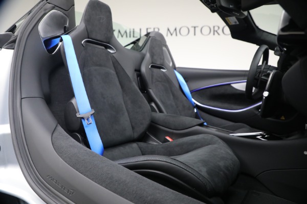 New 2026 McLaren Artura Spider Performance for sale $345,150 at Alfa Romeo of Greenwich in Greenwich CT 06830 24