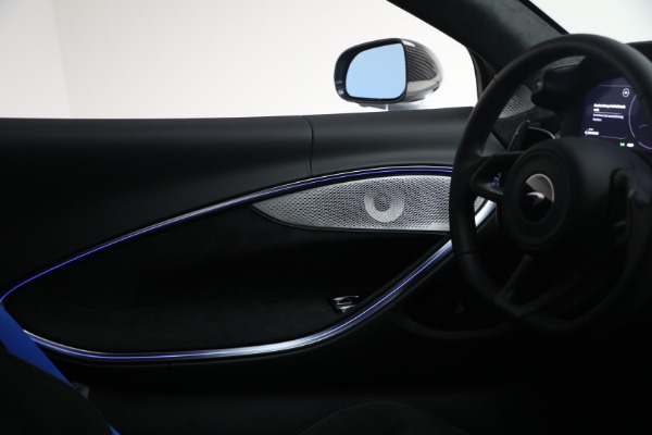 New 2026 McLaren Artura Spider Performance for sale $345,150 at Alfa Romeo of Greenwich in Greenwich CT 06830 28