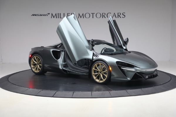 New 2026 McLaren Artura Spider Performance for sale $337,300 at Alfa Romeo of Greenwich in Greenwich CT 06830 19