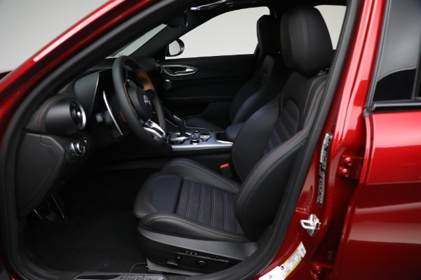 New 2025 Alfa Romeo Giulia Intensa for sale $54,575 at Alfa Romeo of Greenwich in Greenwich CT 06830 14