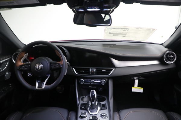 New 2025 Alfa Romeo Giulia Intensa for sale $54,575 at Alfa Romeo of Greenwich in Greenwich CT 06830 22