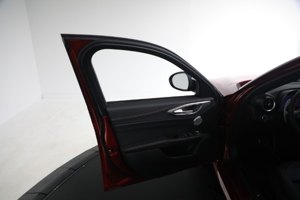 New 2025 Alfa Romeo Giulia Intensa for sale $54,575 at Alfa Romeo of Greenwich in Greenwich CT 06830 23