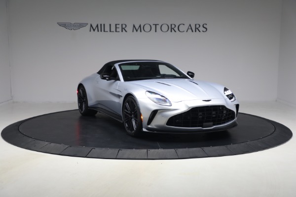 New 2026 Aston Martin Vantage Roadster for sale $274,300 at Alfa Romeo of Greenwich in Greenwich CT 06830 23