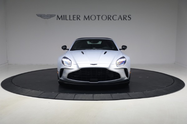 New 2026 Aston Martin Vantage Roadster for sale $274,300 at Alfa Romeo of Greenwich in Greenwich CT 06830 24