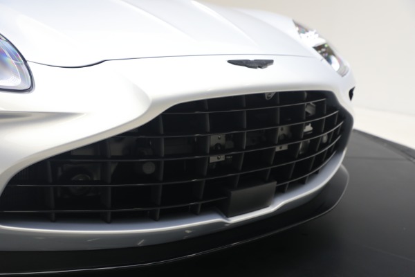 New 2026 Aston Martin Vantage Roadster for sale $274,300 at Alfa Romeo of Greenwich in Greenwich CT 06830 26
