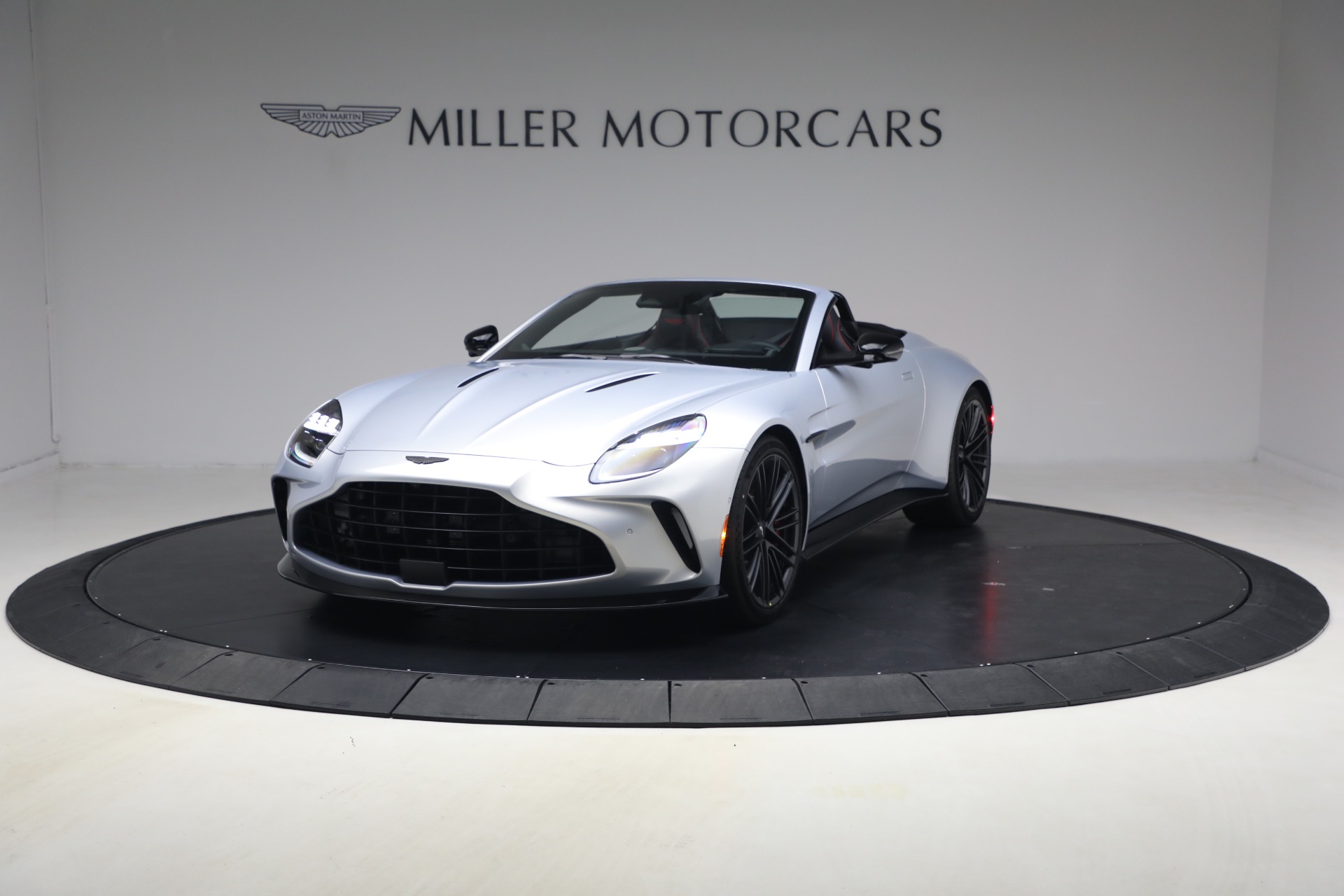 New 2026 Aston Martin Vantage Roadster for sale $274,300 at Alfa Romeo of Greenwich in Greenwich CT 06830 1