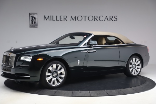 Used 2017 Rolls-Royce Dawn for sale Sold at Alfa Romeo of Greenwich in Greenwich CT 06830 17