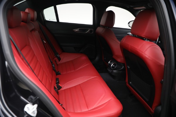 New 2026 Alfa Romeo Giulia VELOCE for sale $57,041 at Alfa Romeo of Greenwich in Greenwich CT 06830 20