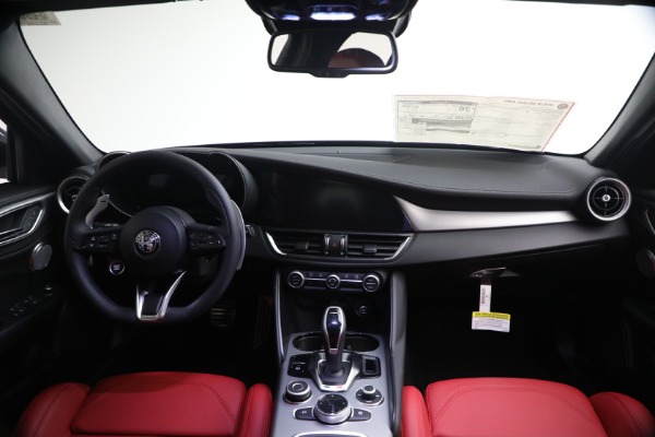 New 2026 Alfa Romeo Giulia VELOCE for sale $57,041 at Alfa Romeo of Greenwich in Greenwich CT 06830 22