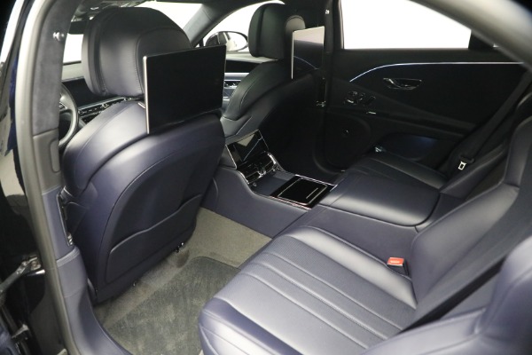Used 2023 Bentley Flying Spur V8 for sale $143,900 at Alfa Romeo of Greenwich in Greenwich CT 06830 24