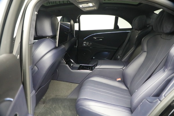 Used 2023 Bentley Flying Spur V8 for sale $143,900 at Alfa Romeo of Greenwich in Greenwich CT 06830 25