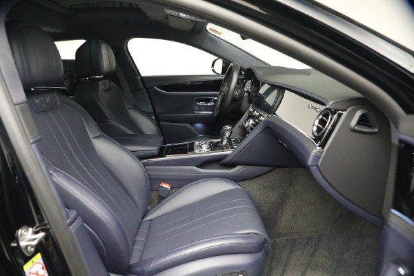 Used 2023 Bentley Flying Spur V8 for sale $143,900 at Alfa Romeo of Greenwich in Greenwich CT 06830 28