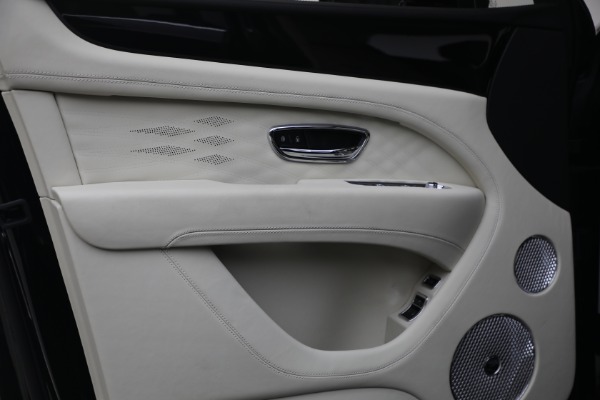 New 2025 Bentley Bentayga V8 for sale Sold at Alfa Romeo of Greenwich in Greenwich CT 06830 14