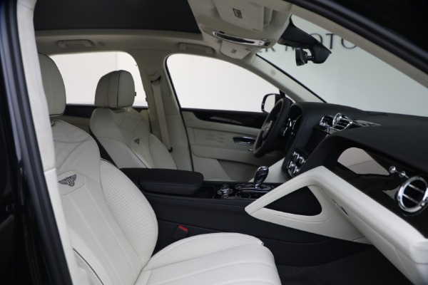 New 2025 Bentley Bentayga V8 for sale Sold at Alfa Romeo of Greenwich in Greenwich CT 06830 23