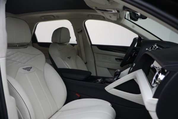 New 2025 Bentley Bentayga V8 for sale Sold at Alfa Romeo of Greenwich in Greenwich CT 06830 24