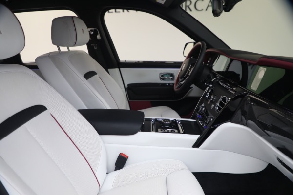 Used 2025 Rolls-Royce Black Badge Cullinan for sale $469,900 at Alfa Romeo of Greenwich in Greenwich CT 06830 19
