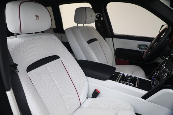 Used 2025 Rolls-Royce Black Badge Cullinan for sale $469,900 at Alfa Romeo of Greenwich in Greenwich CT 06830 20