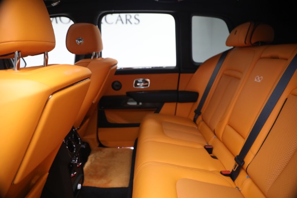 Used 2024 Rolls-Royce Black Badge Cullinan for sale $419,900 at Alfa Romeo of Greenwich in Greenwich CT 06830 19