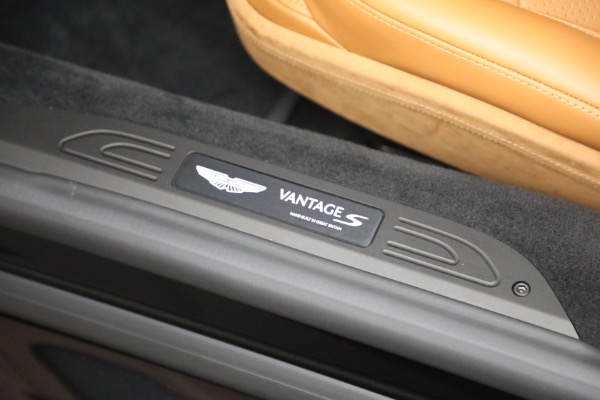New 2026 Aston Martin Vantage S for sale $249,800 at Alfa Romeo of Greenwich in Greenwich CT 06830 19