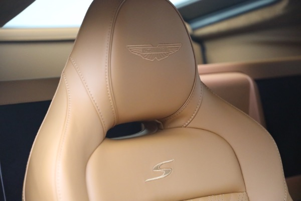 New 2026 Aston Martin Vantage S for sale $249,800 at Alfa Romeo of Greenwich in Greenwich CT 06830 25