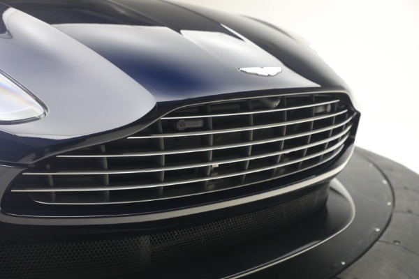Used 2019 Aston Martin DB11 Volante for sale $121,900 at Alfa Romeo of Greenwich in Greenwich CT 06830 27