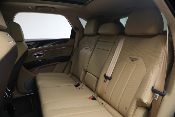 New 2026 Bentley Bentayga Azure V8 for sale $295,365 at Alfa Romeo of Greenwich in Greenwich CT 06830 24