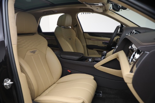 New 2026 Bentley Bentayga Azure V8 for sale $295,365 at Alfa Romeo of Greenwich in Greenwich CT 06830 28