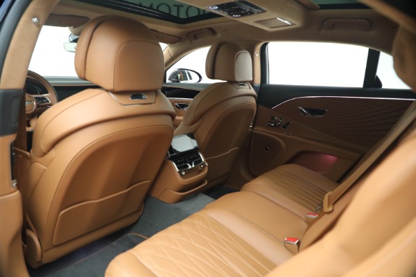 New 2026 Bentley Flying Spur Azure for sale $318,975 at Alfa Romeo of Greenwich in Greenwich CT 06830 22