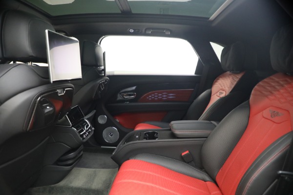Used 2023 Bentley Bentayga EWB Azure V8 First Edition for sale $173,900 at Alfa Romeo of Greenwich in Greenwich CT 06830 23