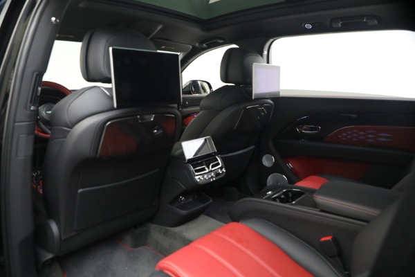 Used 2023 Bentley Bentayga EWB Azure V8 First Edition for sale $173,900 at Alfa Romeo of Greenwich in Greenwich CT 06830 24