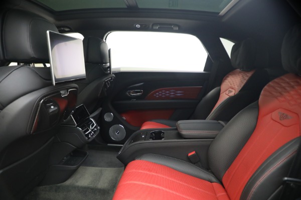 Used 2023 Bentley Bentayga EWB Azure V8 First Edition for sale $173,900 at Alfa Romeo of Greenwich in Greenwich CT 06830 25