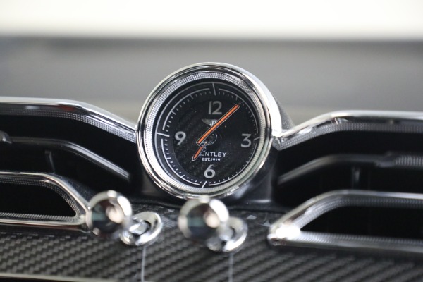 Used 2023 Bentley Bentayga EWB Azure V8 First Edition for sale $173,900 at Alfa Romeo of Greenwich in Greenwich CT 06830 27