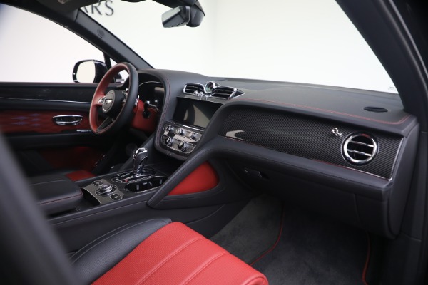Used 2023 Bentley Bentayga EWB Azure V8 First Edition for sale $173,900 at Alfa Romeo of Greenwich in Greenwich CT 06830 28