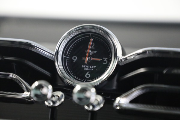 Used 2022 Bentley Bentayga V8 for sale $151,900 at Alfa Romeo of Greenwich in Greenwich CT 06830 24