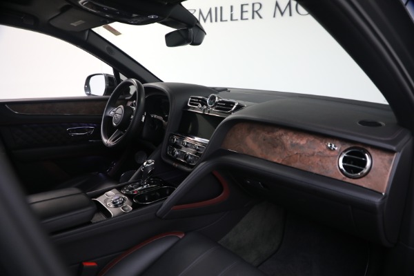 Used 2022 Bentley Bentayga V8 for sale $151,900 at Alfa Romeo of Greenwich in Greenwich CT 06830 25