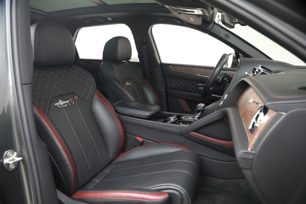 Used 2022 Bentley Bentayga V8 for sale $151,900 at Alfa Romeo of Greenwich in Greenwich CT 06830 27