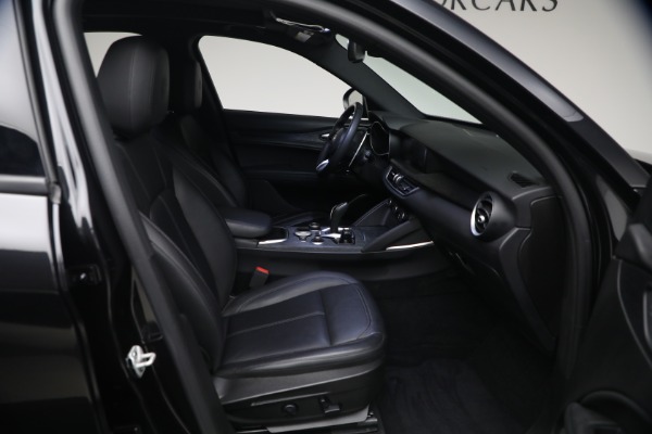 Used 2022 Alfa Romeo Stelvio Sprint for sale $24,900 at Alfa Romeo of Greenwich in Greenwich CT 06830 16