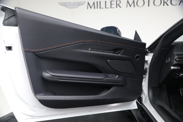 New 2026 Aston Martin Vantage S for sale $251,000 at Alfa Romeo of Greenwich in Greenwich CT 06830 16