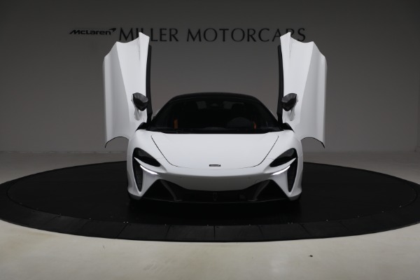 Used 2023 McLaren Artura for sale $184,900 at Alfa Romeo of Greenwich in Greenwich CT 06830 13