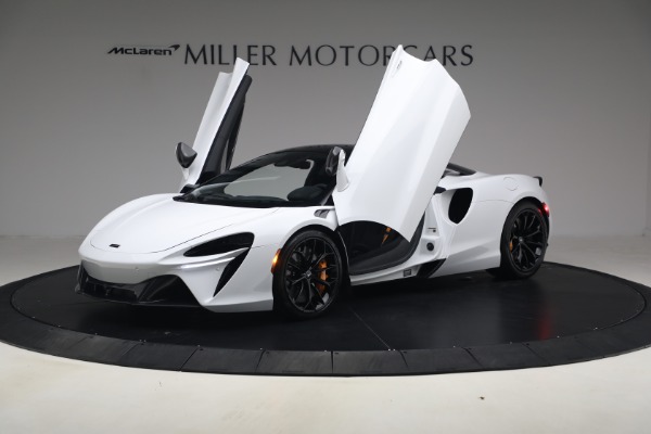 Used 2023 McLaren Artura for sale $184,900 at Alfa Romeo of Greenwich in Greenwich CT 06830 14