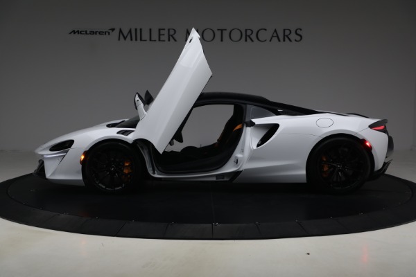 Used 2023 McLaren Artura for sale $184,900 at Alfa Romeo of Greenwich in Greenwich CT 06830 15