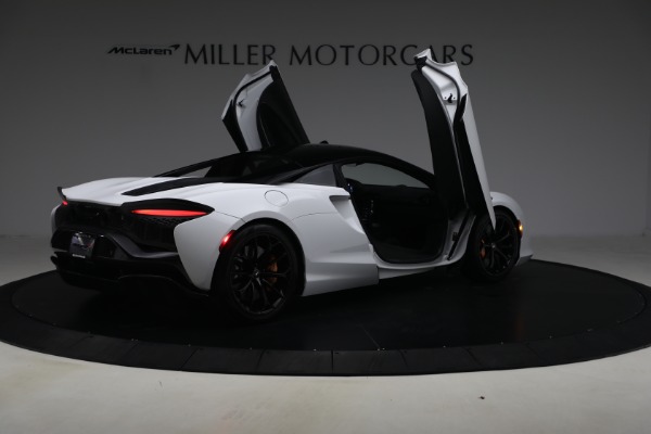 Used 2023 McLaren Artura for sale $184,900 at Alfa Romeo of Greenwich in Greenwich CT 06830 18