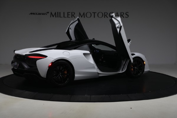Used 2023 McLaren Artura for sale $184,900 at Alfa Romeo of Greenwich in Greenwich CT 06830 19