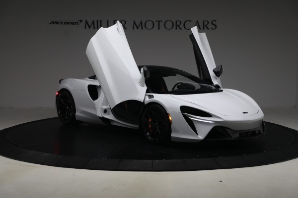 Used 2023 McLaren Artura for sale $184,900 at Alfa Romeo of Greenwich in Greenwich CT 06830 21