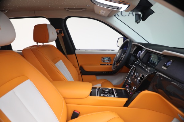 Used 2023 Rolls-Royce Black Badge Cullinan for sale $389,900 at Alfa Romeo of Greenwich in Greenwich CT 06830 19