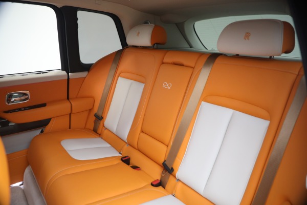 Used 2023 Rolls-Royce Black Badge Cullinan for sale $389,900 at Alfa Romeo of Greenwich in Greenwich CT 06830 25