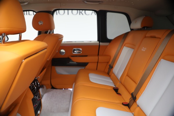 Used 2023 Rolls-Royce Black Badge Cullinan for sale $389,900 at Alfa Romeo of Greenwich in Greenwich CT 06830 26